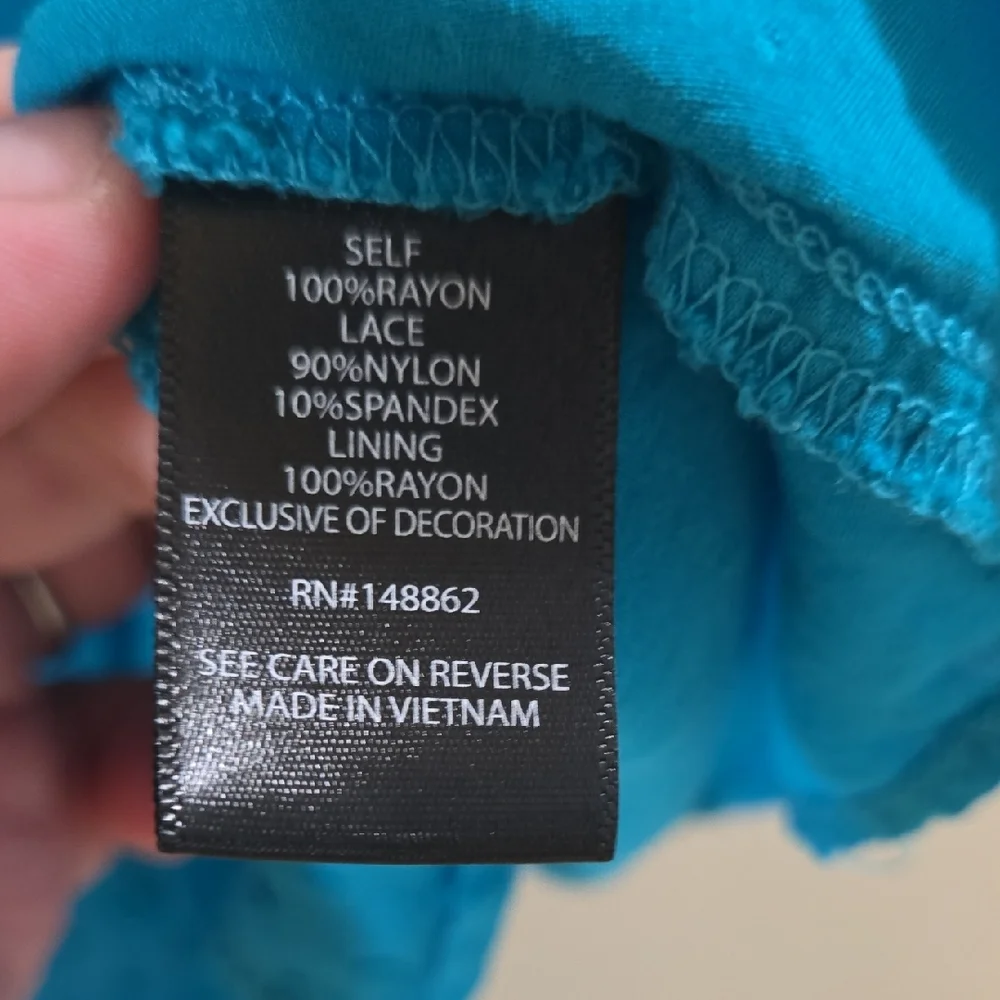 torrid Teal Crochet-Detail Sleeveless Tank - Picture 5 of 8